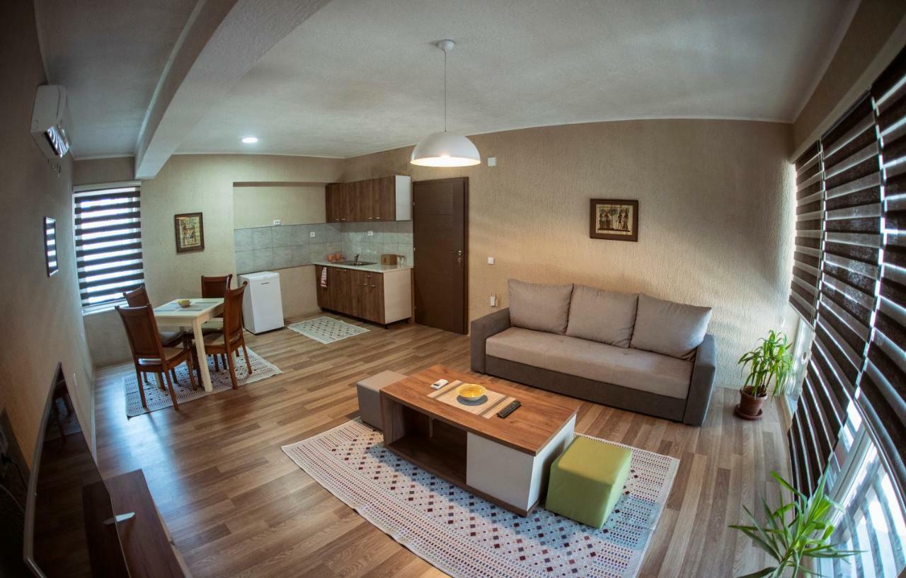 Dionis Rooms & Apartments Prilep Eksteriør bilde