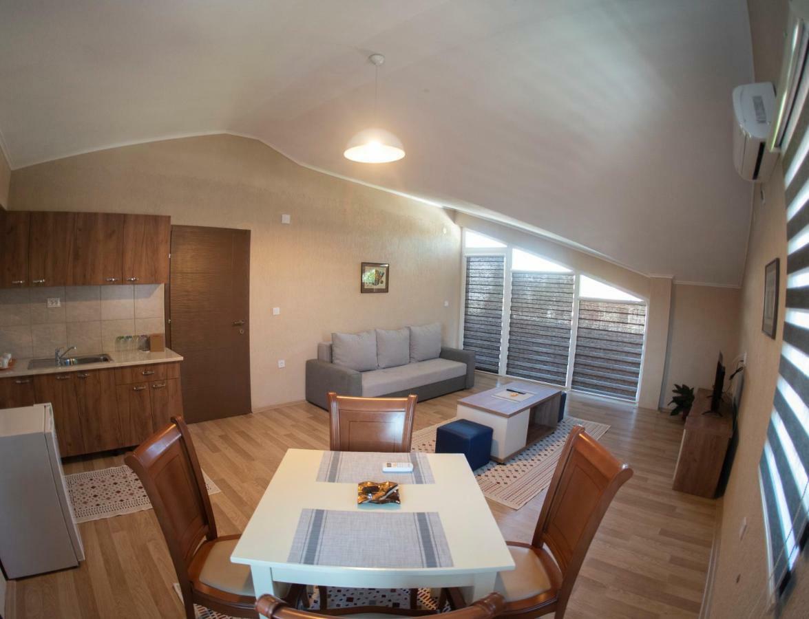 Dionis Rooms & Apartments Prilep Eksteriør bilde