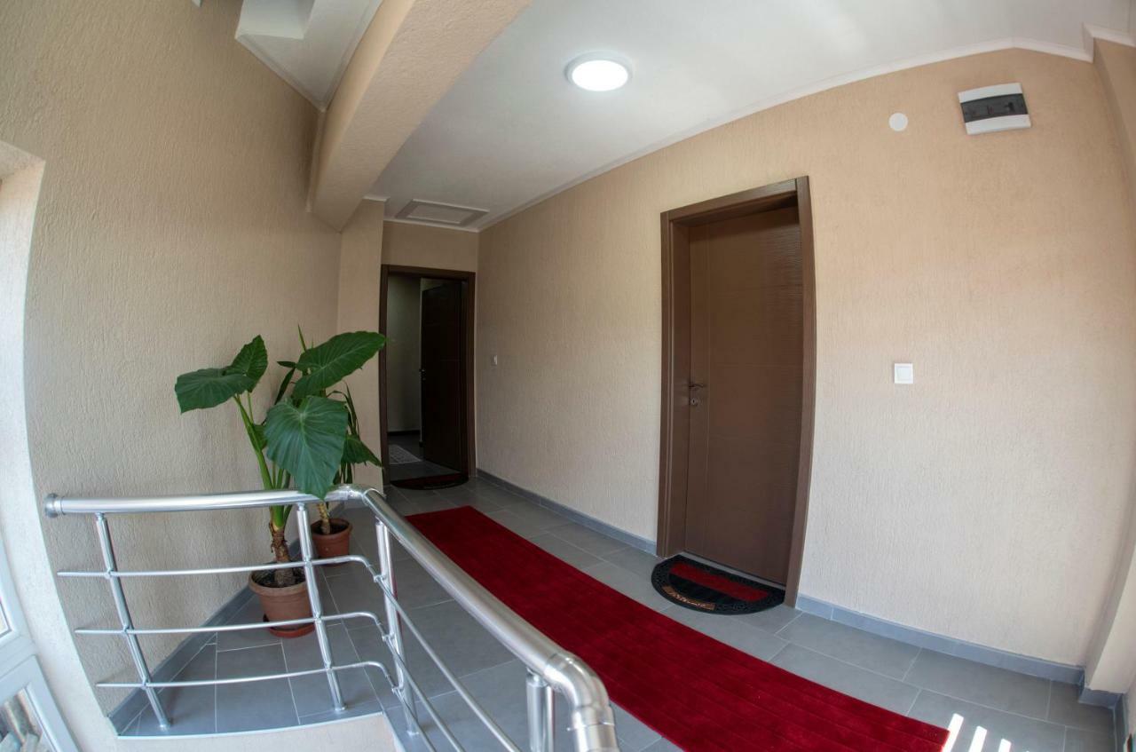Dionis Rooms & Apartments Prilep Eksteriør bilde