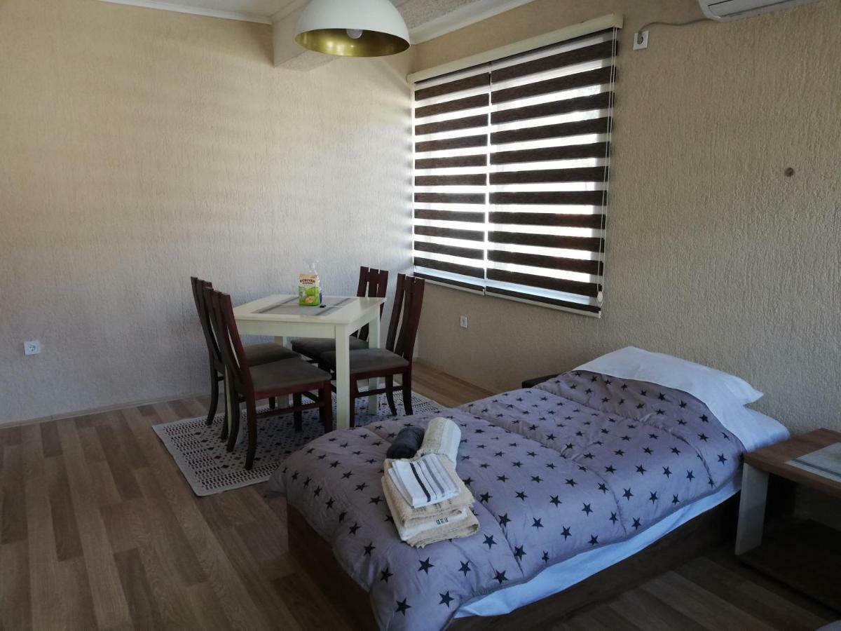 Dionis Rooms & Apartments Prilep Eksteriør bilde