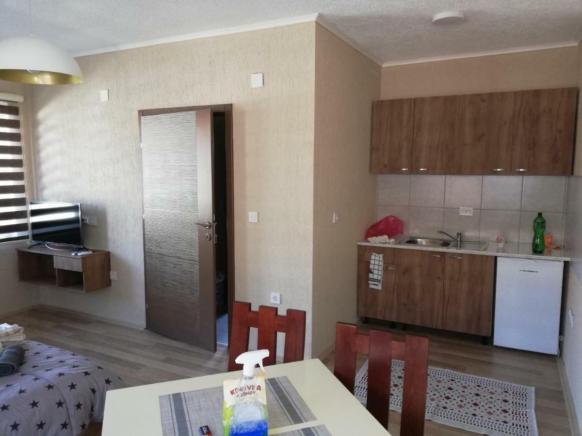 Dionis Rooms & Apartments Prilep Eksteriør bilde
